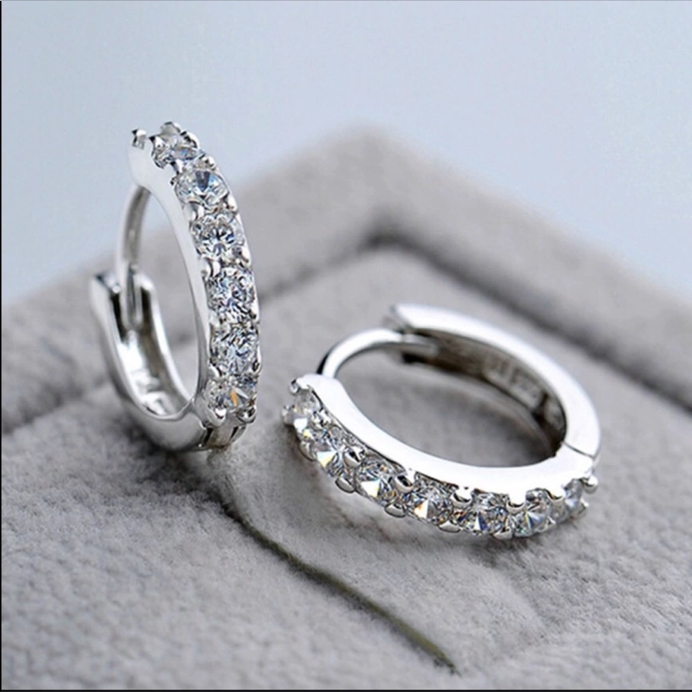 🌟 Sterling Silver 925 Huggie Hoop Earrings